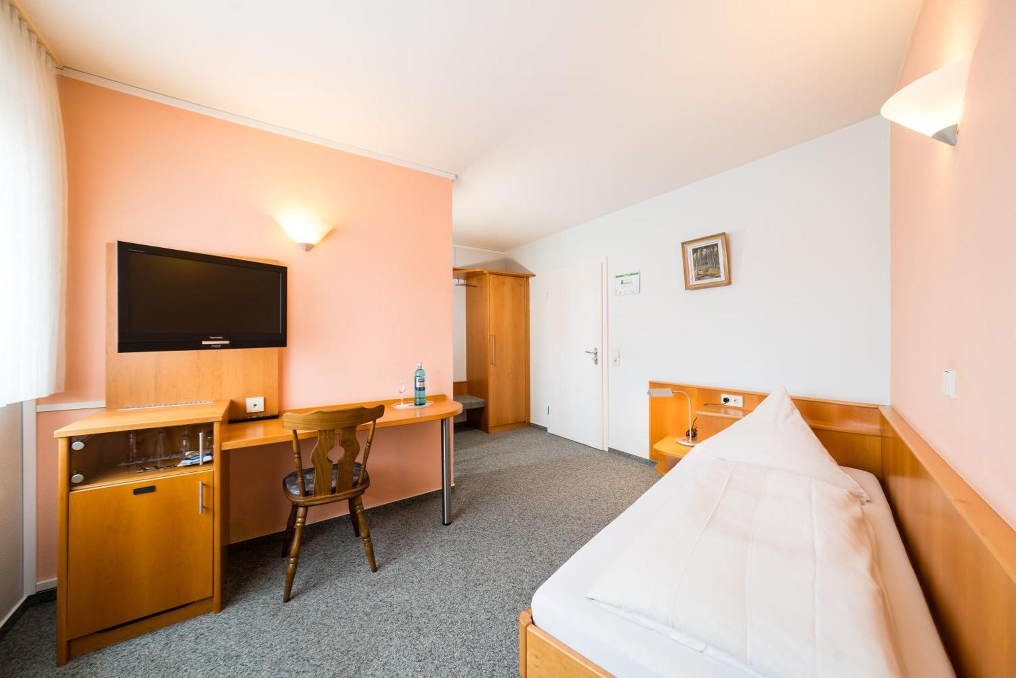 Hotel Restaurant Vater Rhein Woerth am Rhein Habitación foto
