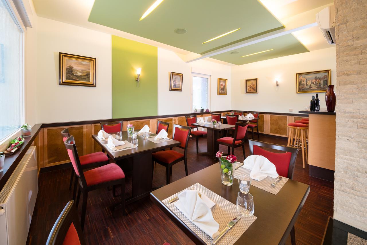 Hotel Restaurant Vater Rhein Woerth am Rhein Exterior foto